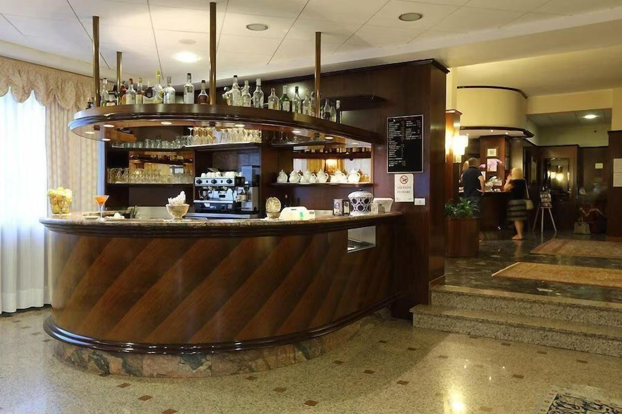 Hotel Bergamo Mare Mhotelsgroup San Bartolomeo Al Mare Bagian luar foto